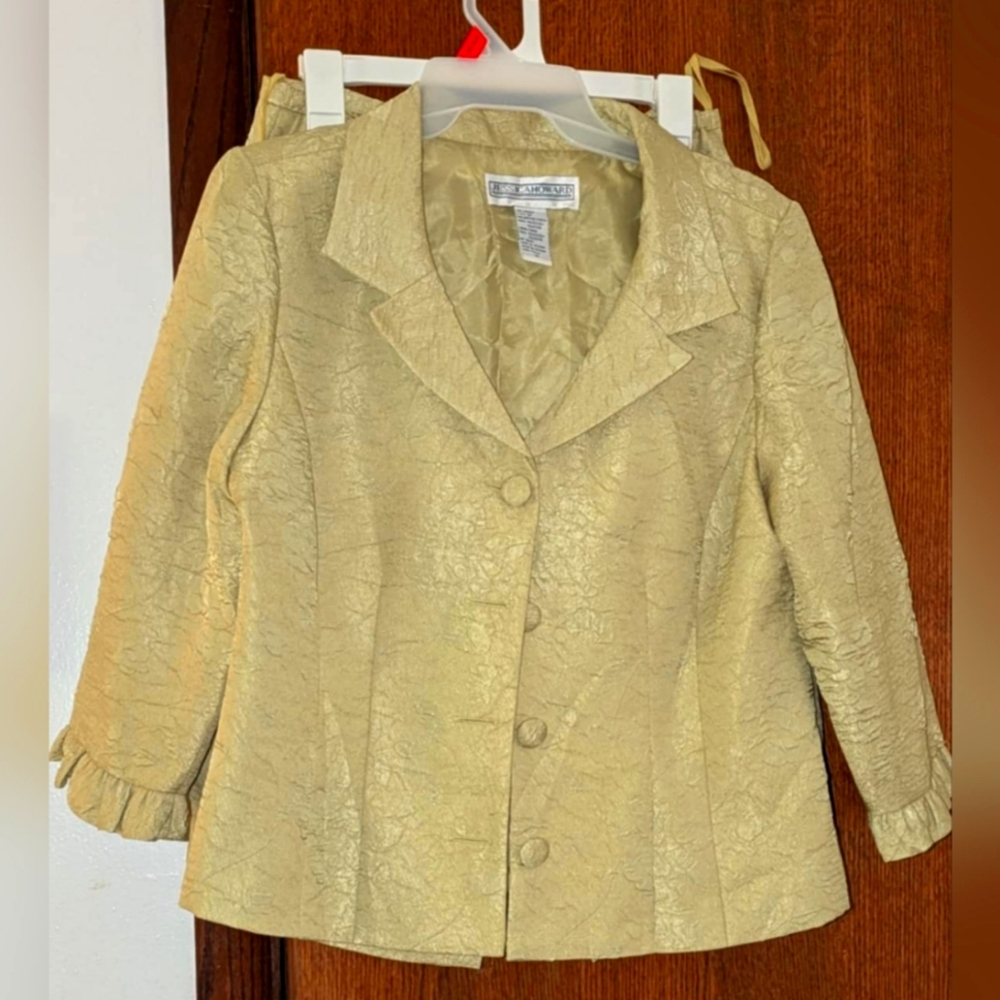 Jessica Howard suit coat and dress. NWOT.  *Gold color*